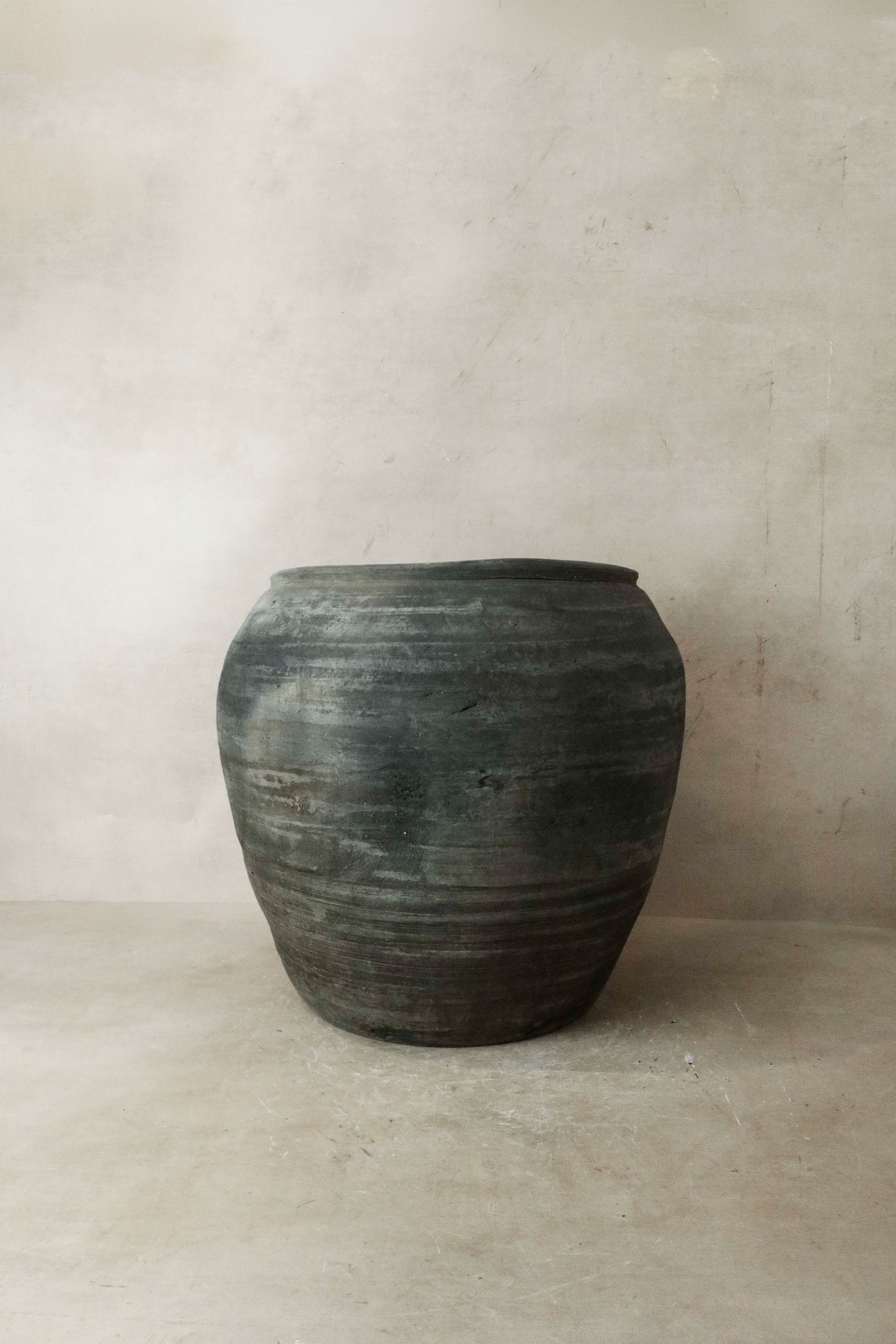 Vintage Dark Pot n° 027