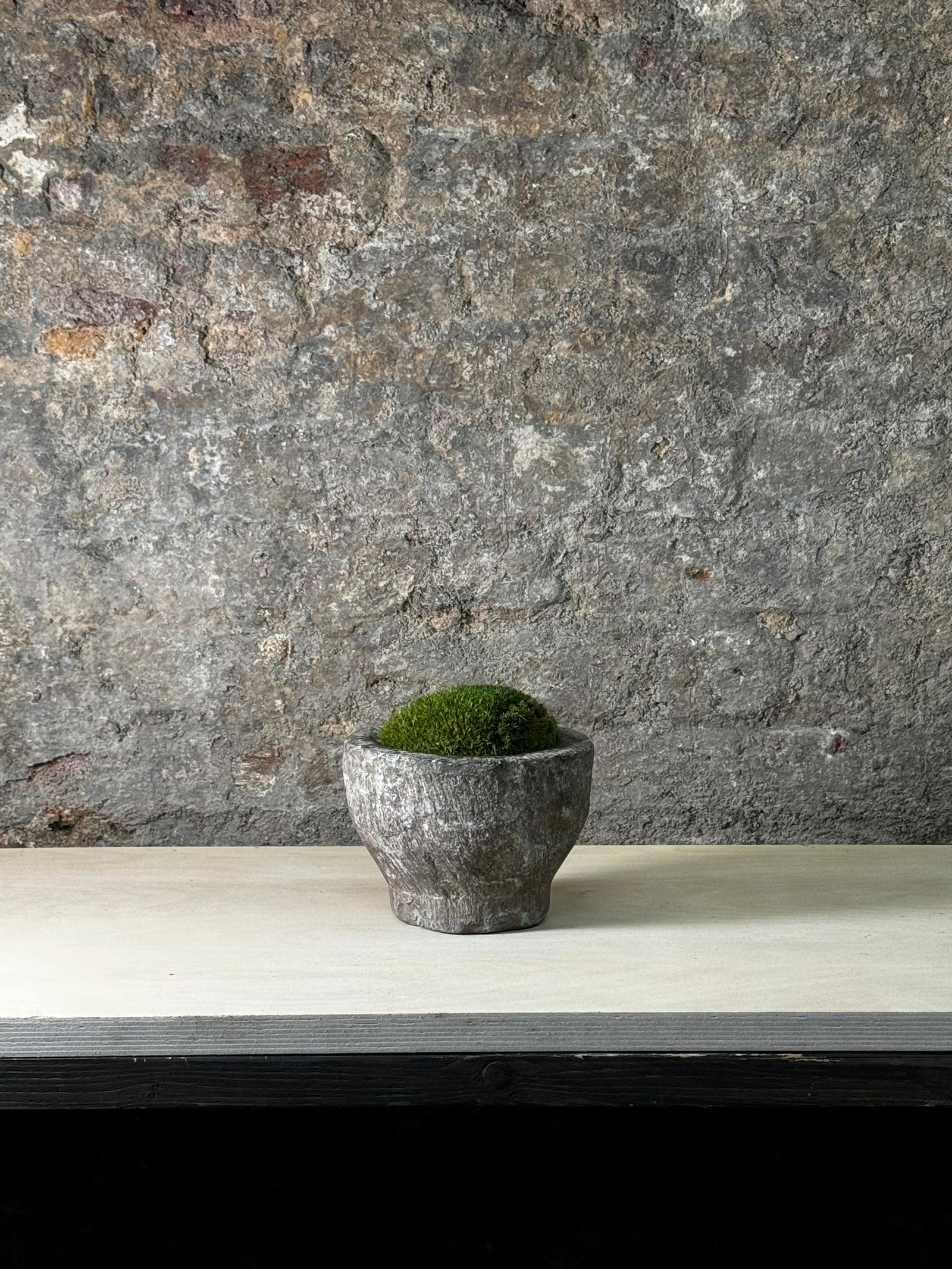 Antique Stone Mortar with Moss FR2