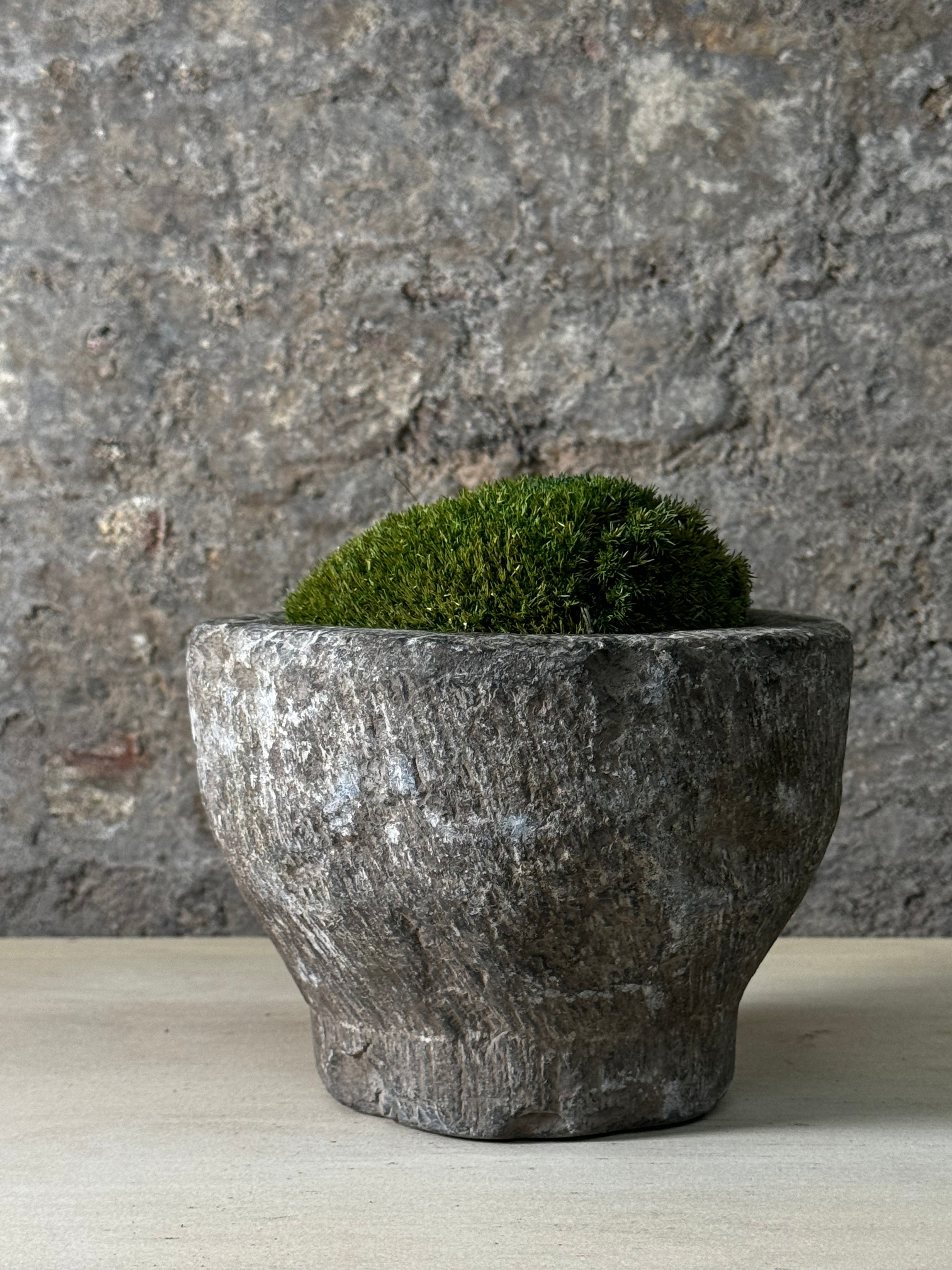 Antique Stone Mortar with Moss FR2