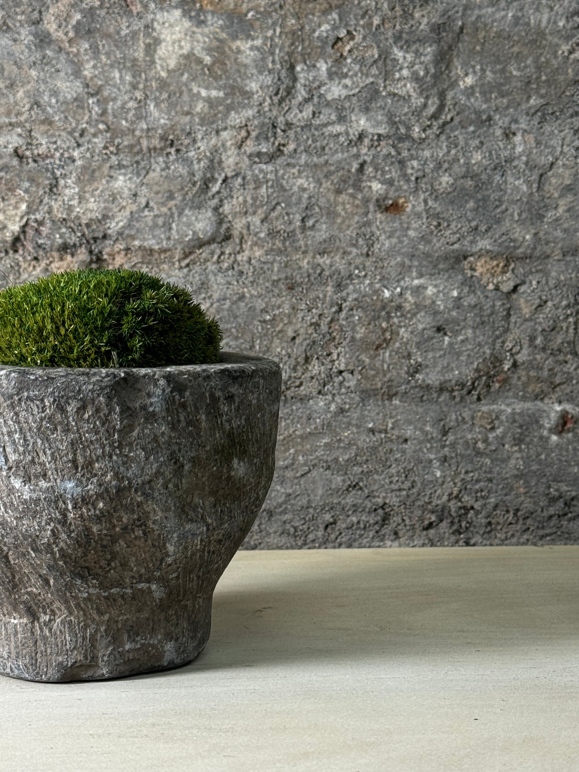 Antique Stone Mortar with Moss FR2