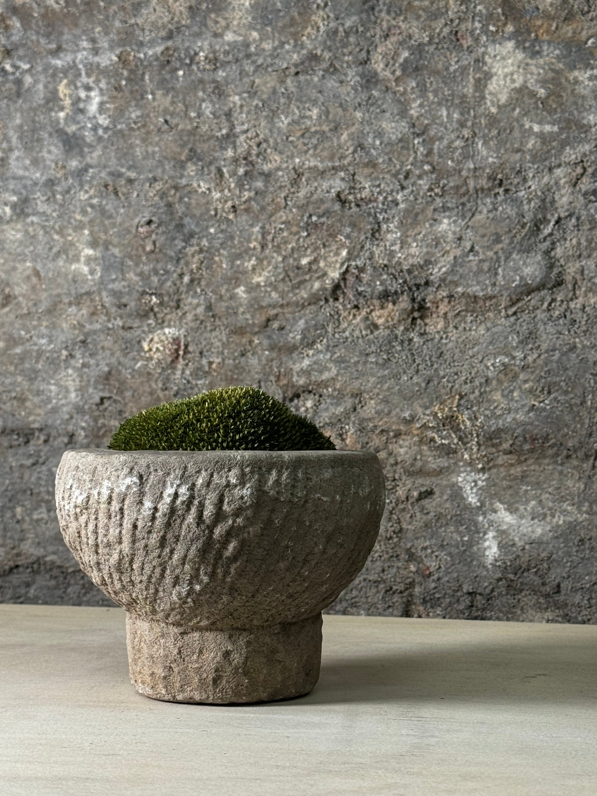 Antique Stone Mortar with Moss FR8