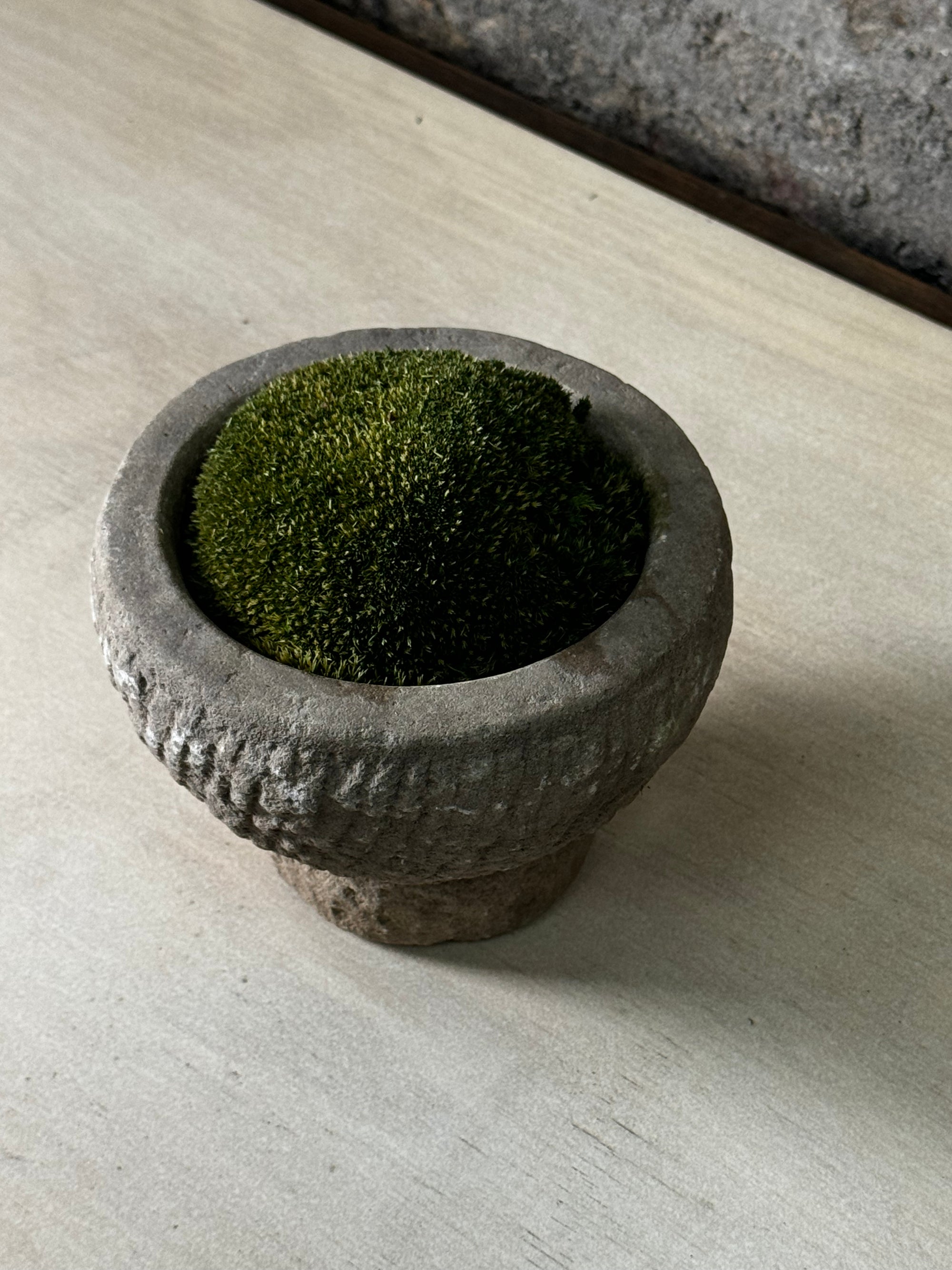 Antique Stone Mortar with Moss FR8