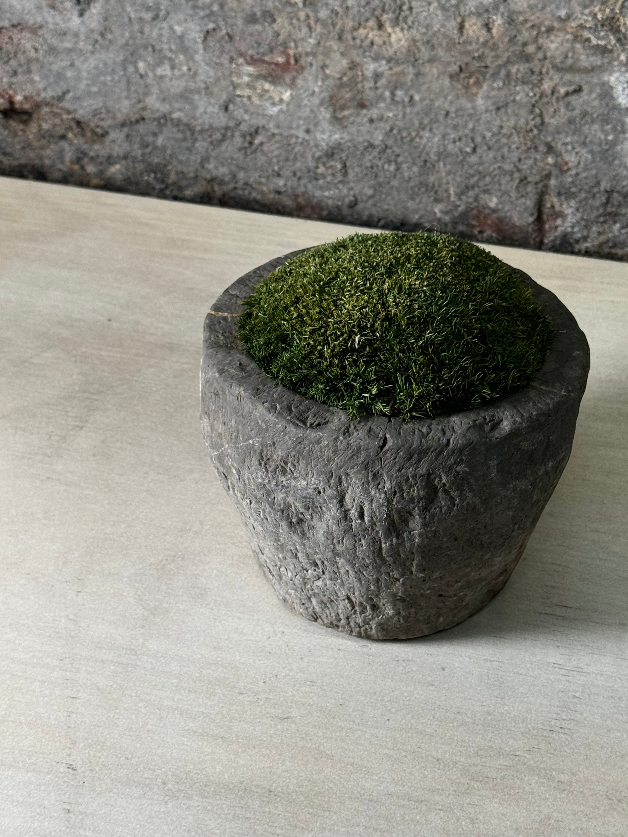 Antique Stone Mortar with Moss FR9