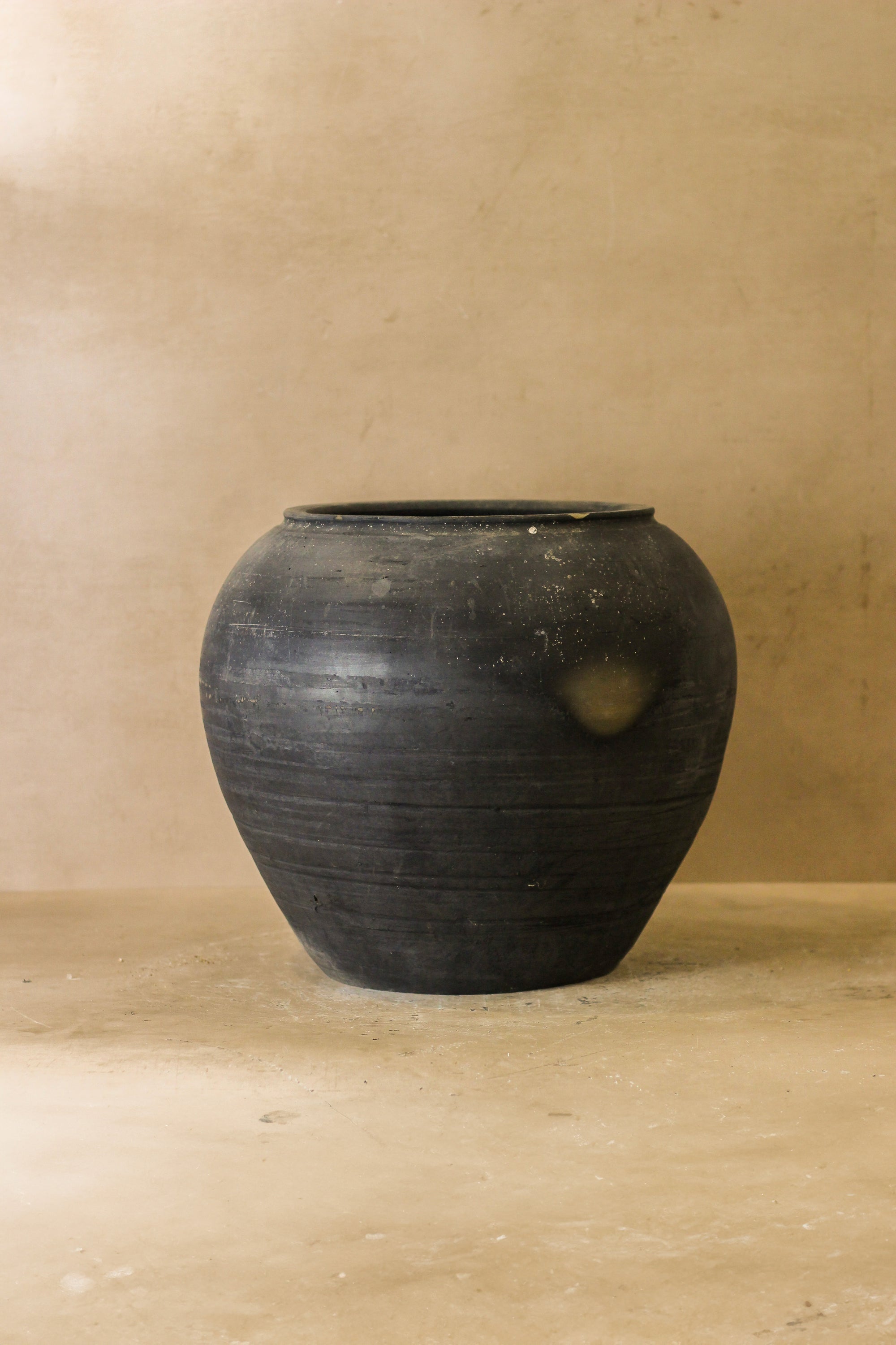 Vintage Dark Pot - No 66