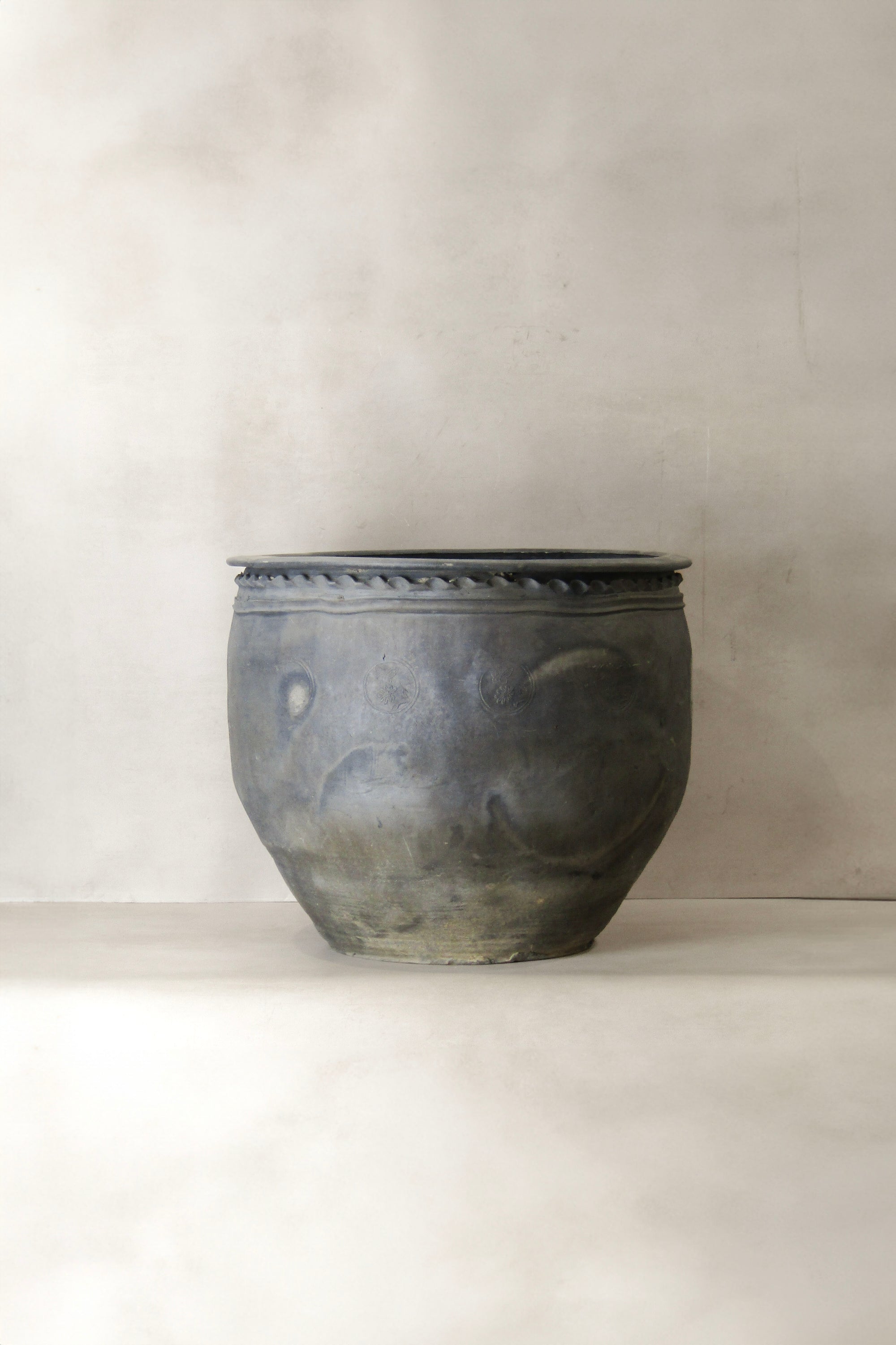 Big Old Grey Asian Pots - L018