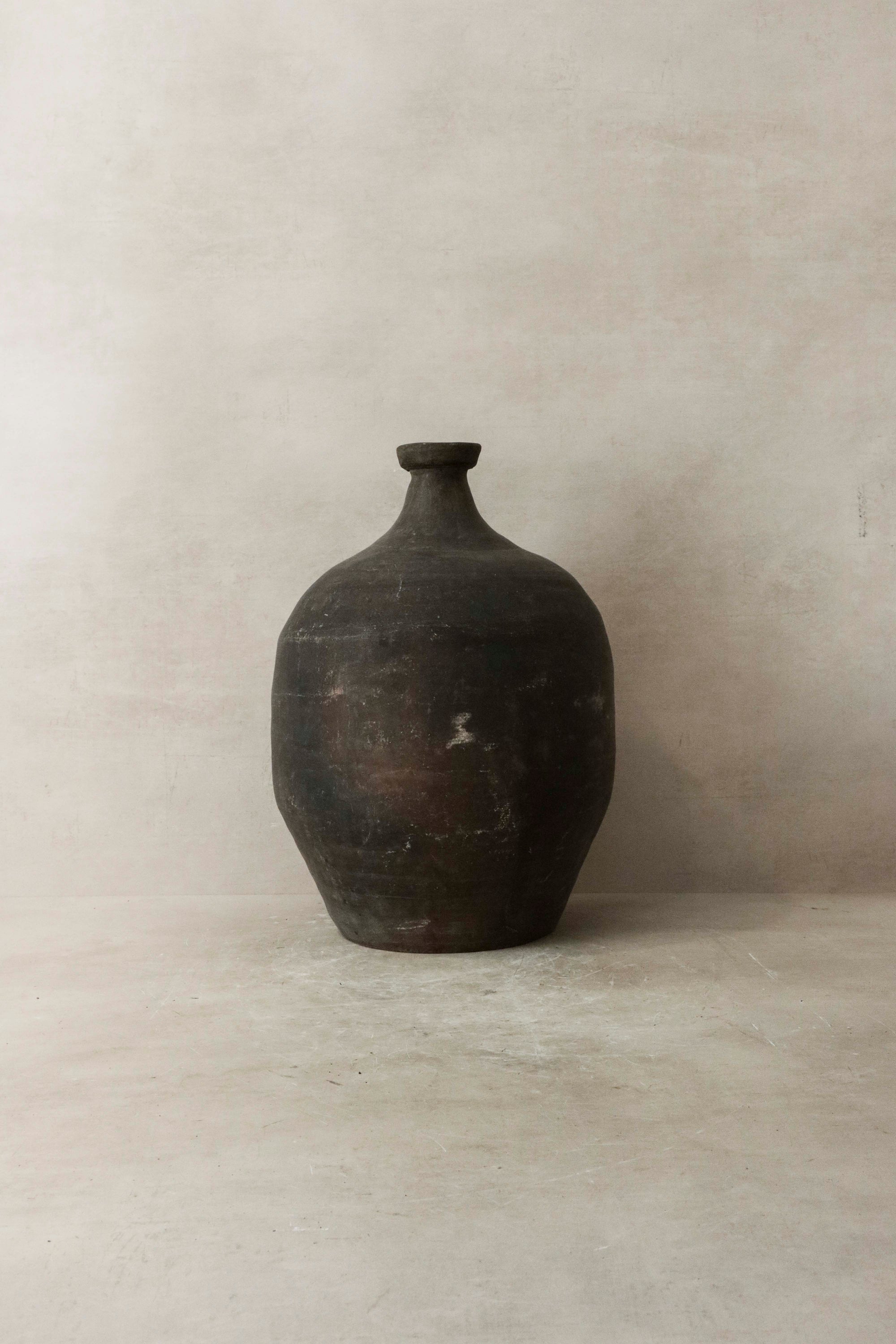 Antique Asian Rice Wine Vase n° 11