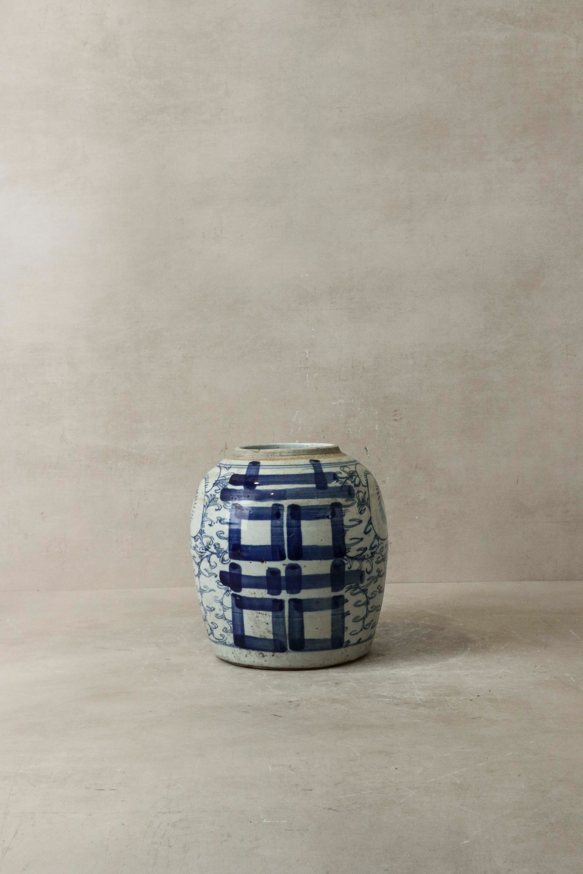 Old Blue &amp; White Porcelain Jar n° 1