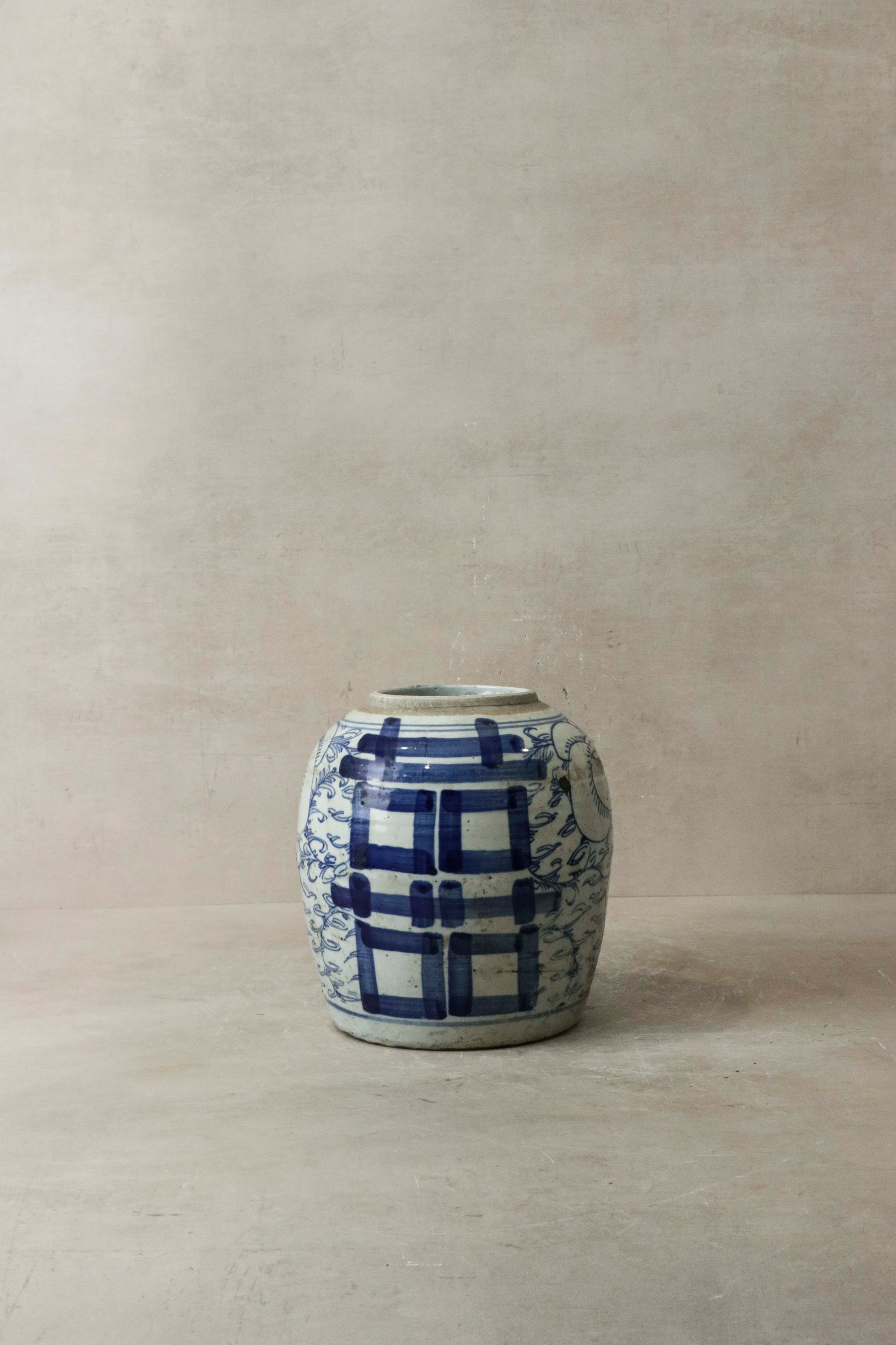 Old Blue & White Porcelain Jar n° 1