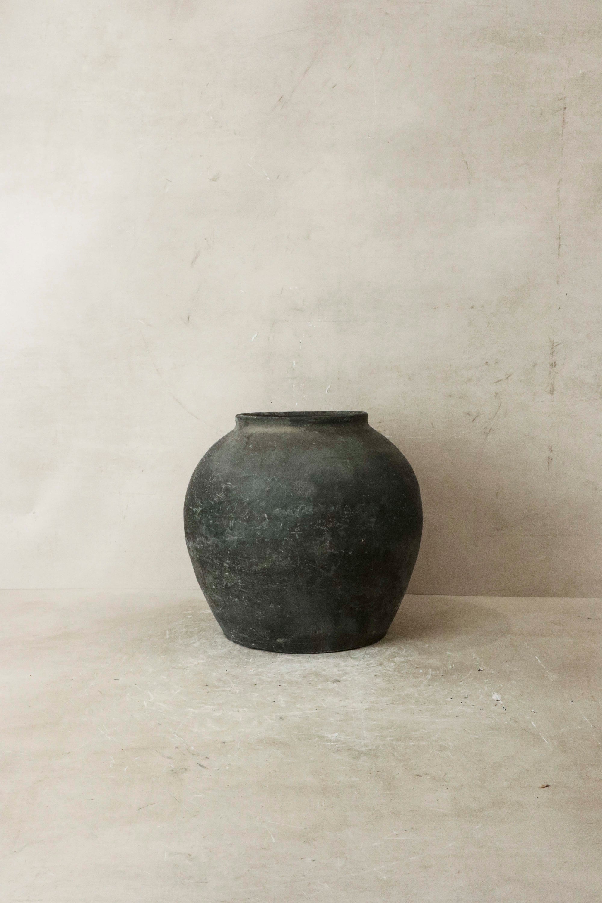 Vintage Dark Pot n° 32