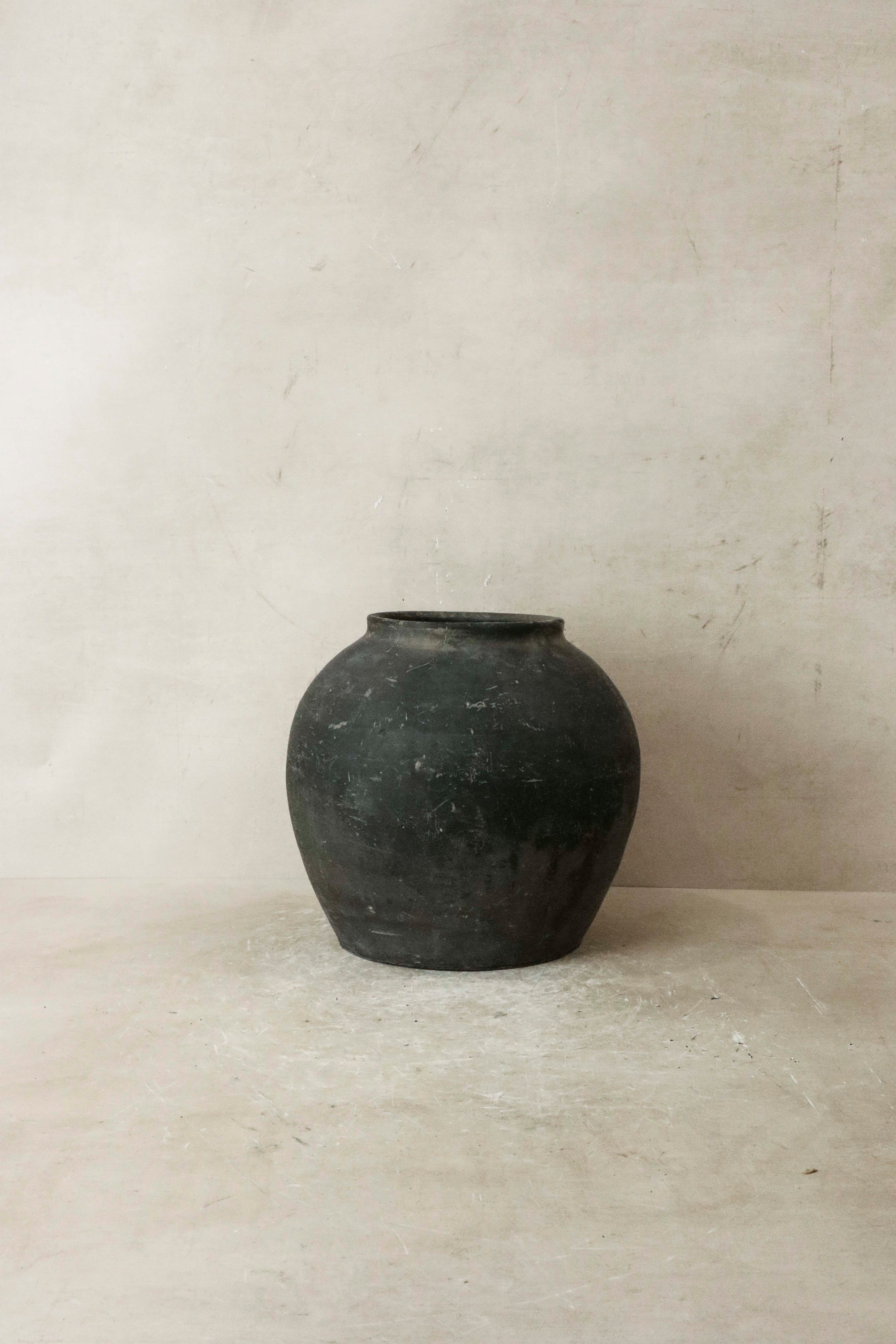 Vintage Dark Pot n° 32