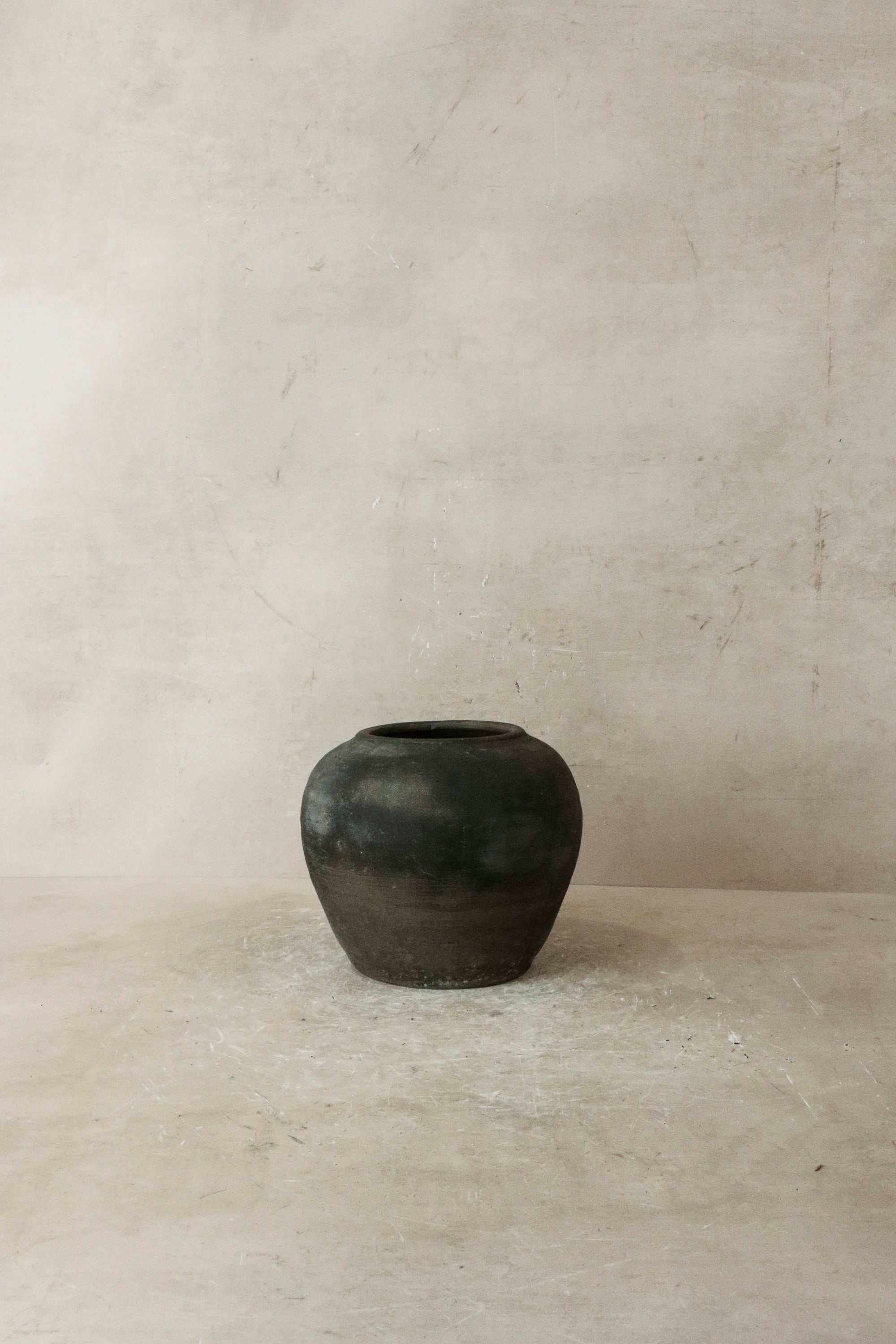 Vintage Dark Pot n° 34