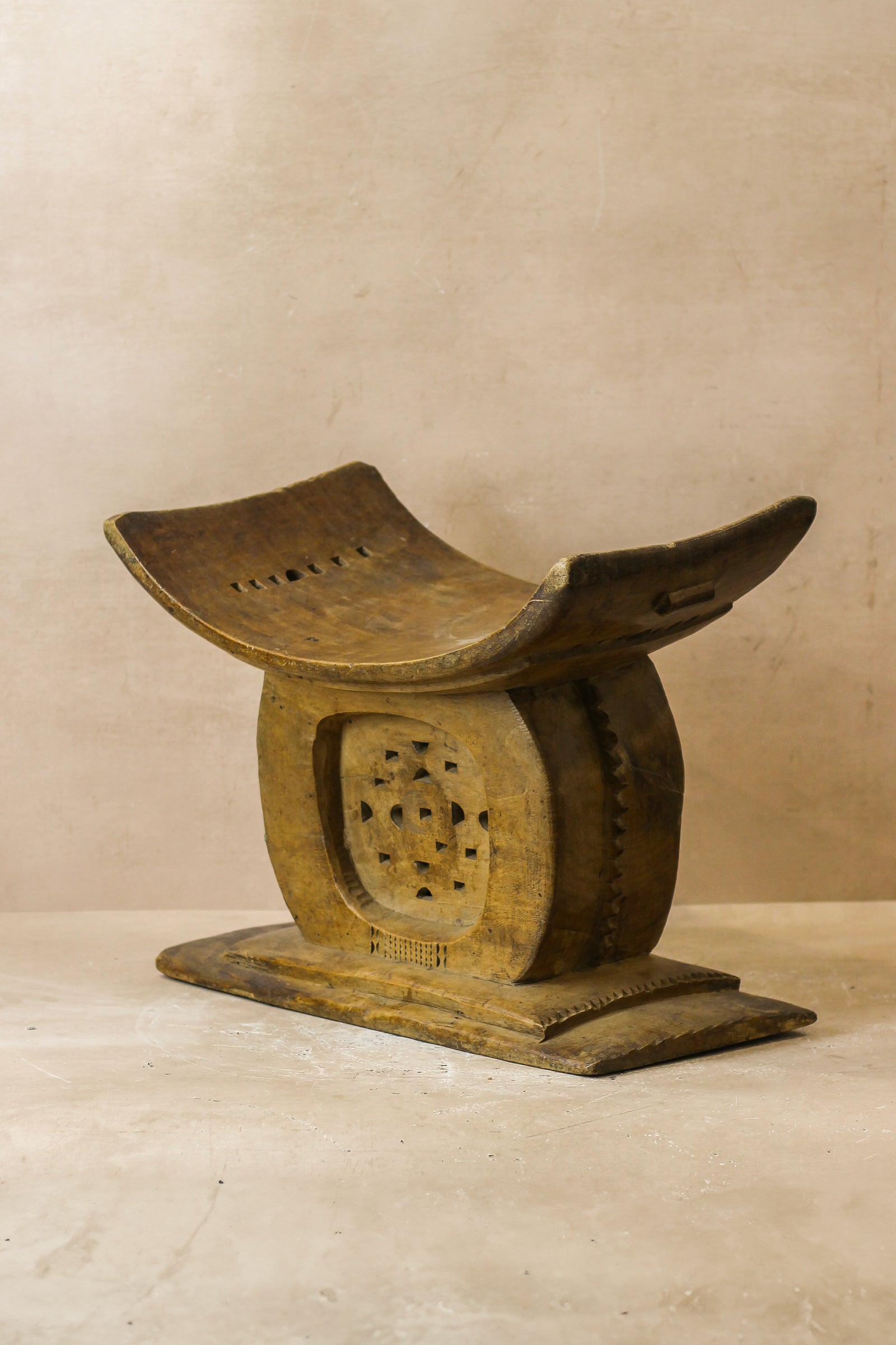 Ashanti Stool - 24.1